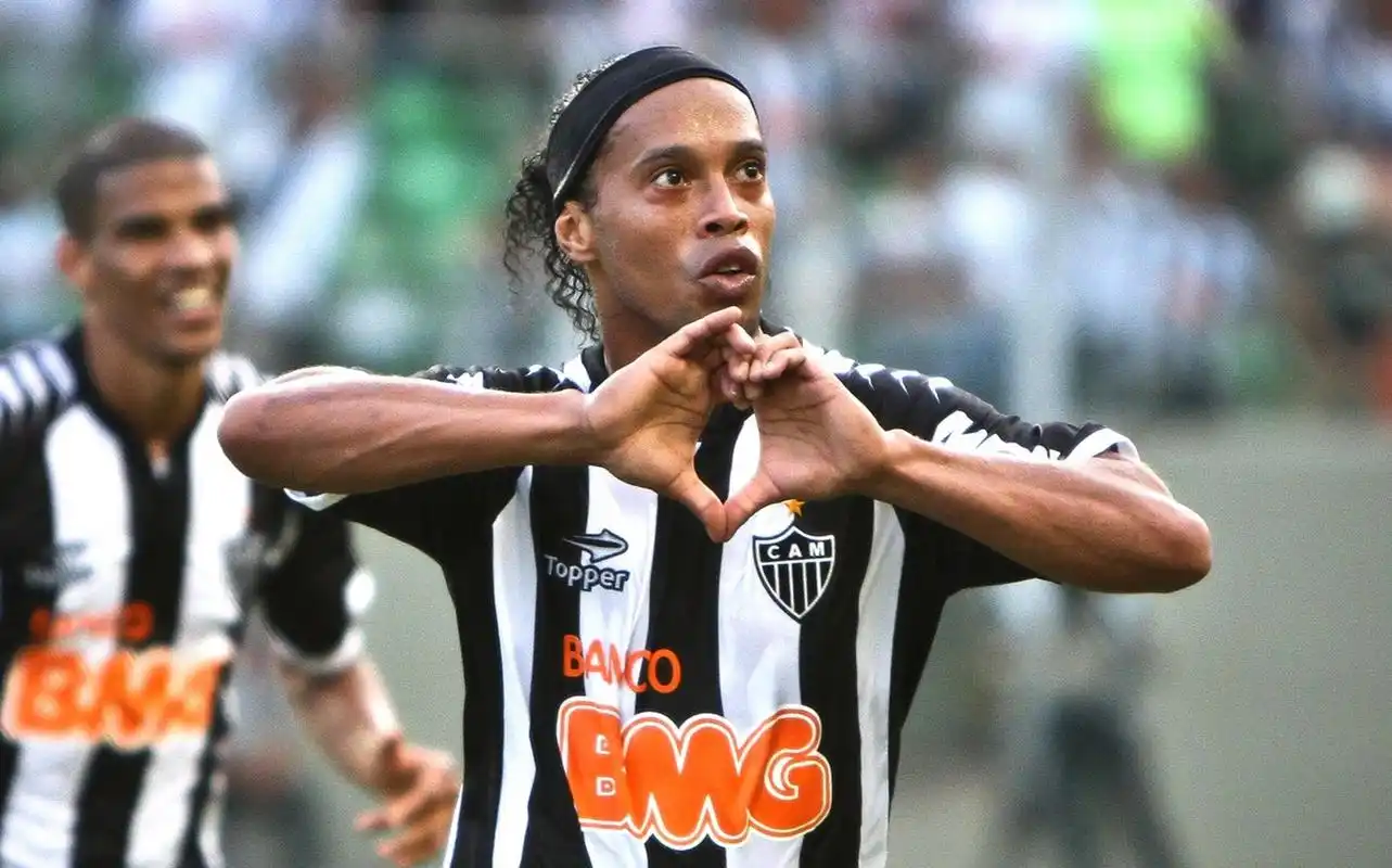 为何称朱鹏 为何称朱鹏